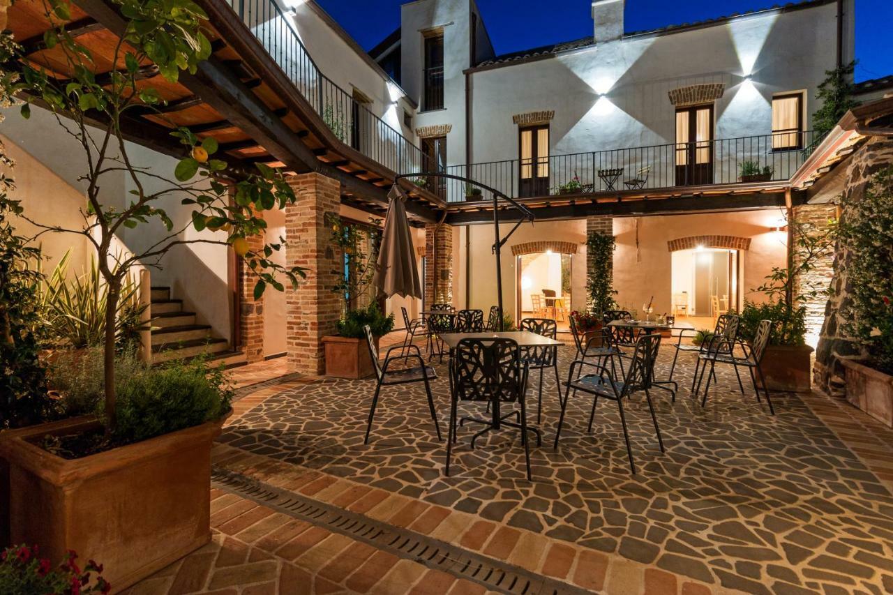 Domo Pro Vois Hotel Orosei Exterior foto