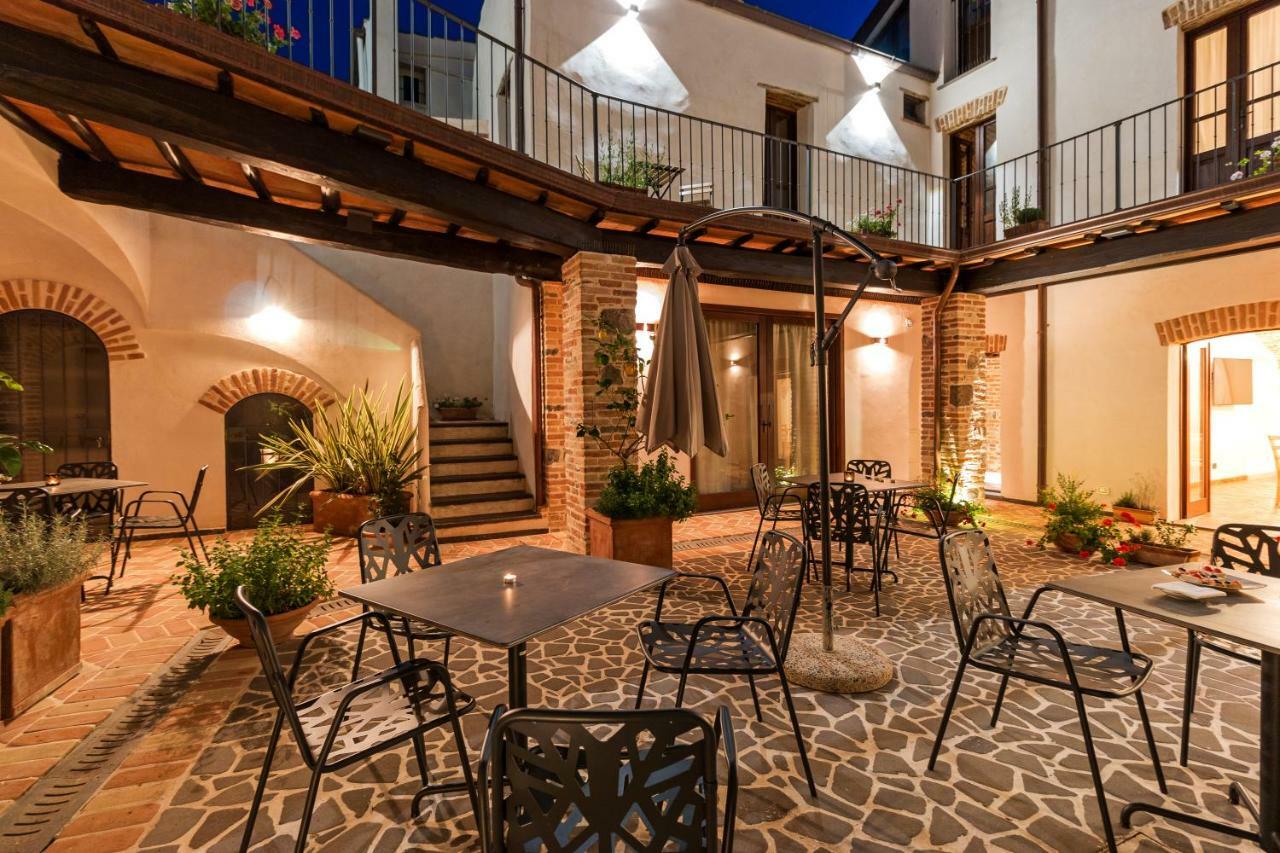 Domo Pro Vois Hotel Orosei Exterior foto